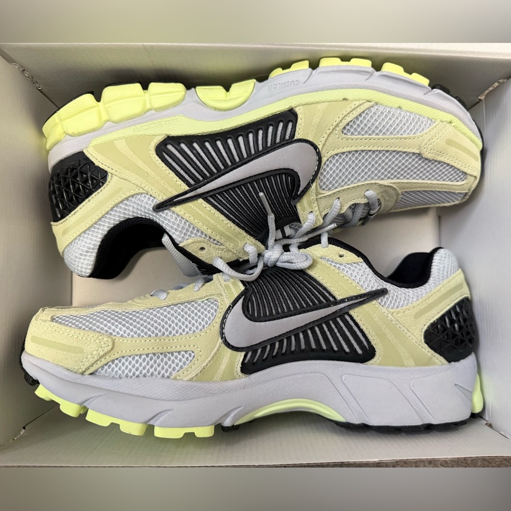 Nike Air Zoom Vomero 5 - Not Available